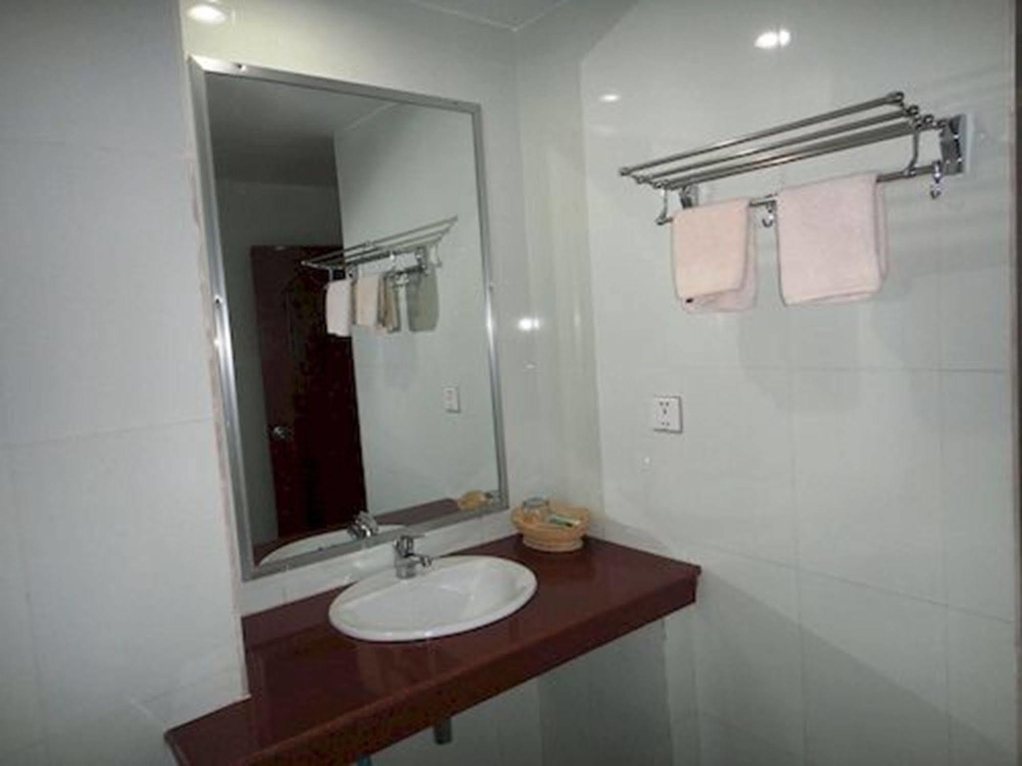 Nyny Hotel Kampot Exteriér fotografie