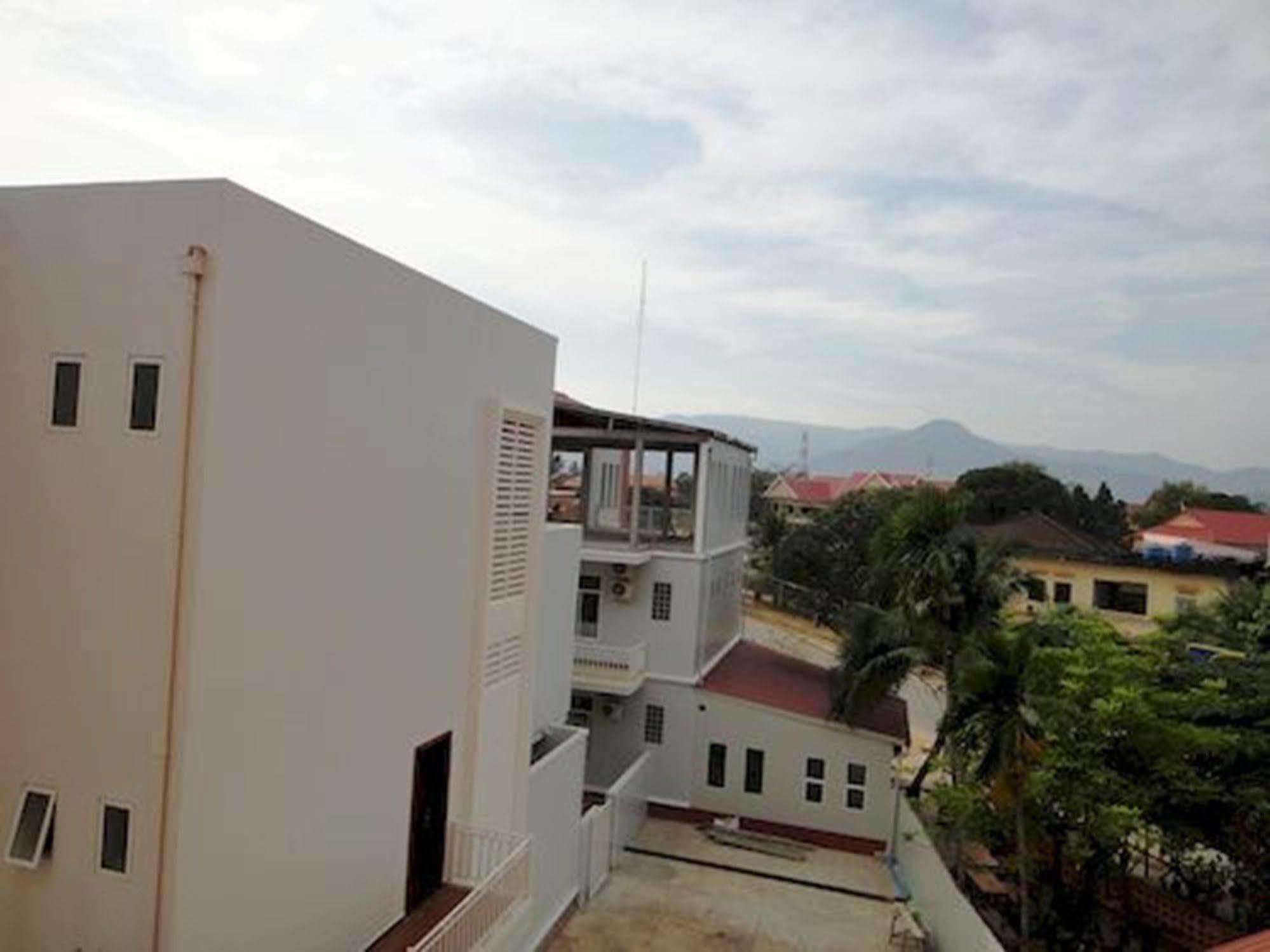 Nyny Hotel Kampot Exteriér fotografie